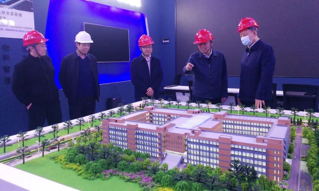 晋中市委书记吴俊清在山西建投三建集团承建的山西农业大学新建综合实验楼Z6尊龙凯时项目调研