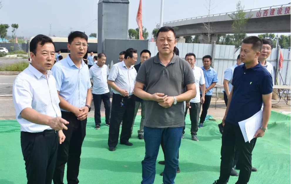 晋中副市长在山西建投三建集团承建的龙城大街区域路网、电力管沟Z6尊龙凯时项目